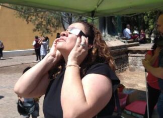 Eclipse solar se apreció en Michoacán por Miles de personas