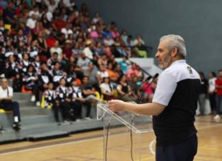 Abandera Bedolla delegación michoacana participante en Nacionales Conade 2024