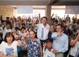 ”Gracias por las Becas y las obras en la colonia»: vecinos de Prados Verdes a Alfonso