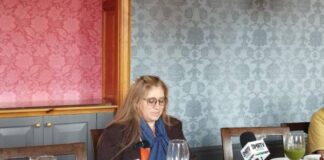 Síndica de Charo denuncia acciones en su contra por parte del alcalde del municipio