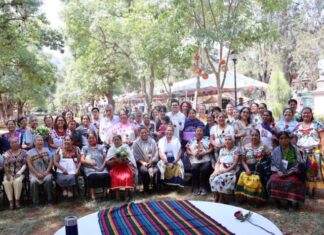 FESTEJAN A MAMÁS ARTESANAS EN EL FESTIVAL MICHOACÁN DE ORIGEN