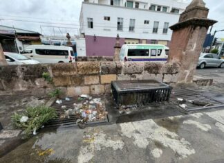 RETIRA AYUNTAMIENTO TONELADAS DE BASURA DE CALLES Y DRENES