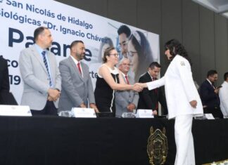 Médicos y médicas de calidad egresan de las aulas de la UMSNH: Rectora