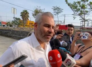 Vota gobernador; llama a ciudadanos a ejercer su derecho