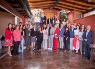 UMSNH y CANACO SERVYTUR plantean ruta para potenciar competencias profesionales en universitarios