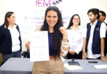Giulianna Bugarini recibe constancia que la acredita como diputada del distrito 11