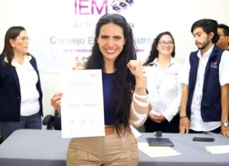 Giulianna Bugarini recibe constancia que la acredita como diputada del distrito 11