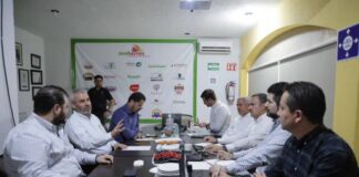 Bedolla y exportadores de berries, aliados por la formalización laboral de jornaleros