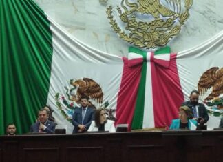 Proyecta presidenta del congreso inaugurar elevador en septiembre