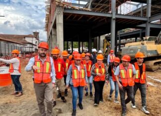 Con 45% de avance, comerciantes revisan obra del nuevo mercado de Pátzcuaro