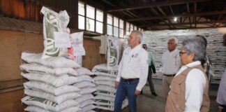 Concluye con éxito entrega de fertilizantes gratuitos a agricultores