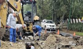 OOAPAS repara red sanitaria sobre Blvd. García de León