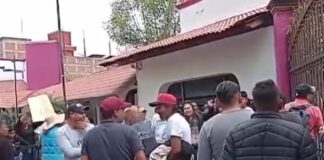 Habitantes de Nahuatzen irrumpen en reunión en el IEM