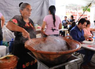 Inaugura Gobierno de Morelia la Feria del Mole en Santa María de Guido