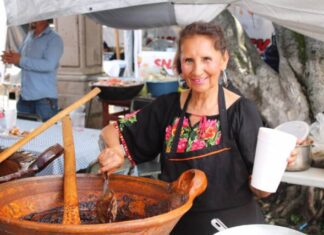 Culmina la 17ª Feria del Mole en Santa María de Guido