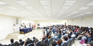 Estudiantes recipiendarios del Premio Padre de la Patria, representan lo mejor de la UMSNH: Rectora