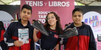 ARRANCA BEDOLLA ENTREGA DE TENIS A ESTUDIANTES DE SECUNDARIA