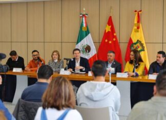 EMPRESARIOS MICHOACANOS RECONOCEN A ALFONSO MARTÍNEZ POR ABRIR LAS PUERTAS COMERCIALES DE MORELIA AL MUNDO