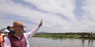 Adquiere Gobierno de Michoacán draga marina para limpieza del lago de Pátzcuaro