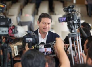 LLAMA ALFONSO MARTÍNEZ A SENADORES A NO SER.»LEVANTA DEDOS»