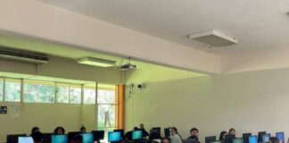 ESTUDIANTES Y DOCENTE DEL CECYTEM REFUERZAN CONOCIMIENTOS EN GESTIÓN EMPRESARIAL