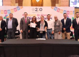 PREMIAN CREATIVIDAD Y TRADICIÓN EN CONCURSO DE ALTARES EN EL CONGRESO