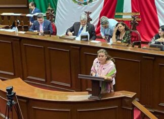 Belinda Iturbide impulsa la prevención del cáncer de mama en las escuelas