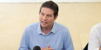 Alfonso Martínez llama al orden y regularización de anuncios publicitarios