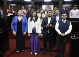 Nuevos Funcionarios del Congreso Toman Protesta
