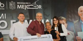 Entregan 60 visas; familias se reencontrarán con sus hijos migrantes: Bedolla
