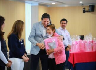 ENTREGA AYUNTAMIENTO DE.MORELIA, PRÓTESIS MAMARIAS Y PELUCAS A MUJERES CON CÁNCER