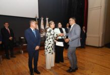 DESPUÉS DE AÑOS DE ESPERA, LOGRAN MAESTRAS Y MAESTROS EL NOMBRAMIENTO DEFINITIVO EN LA UMSNH