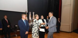 DESPUÉS DE AÑOS DE ESPERA, LOGRAN MAESTRAS Y MAESTROS EL NOMBRAMIENTO DEFINITIVO EN LA UMSNH