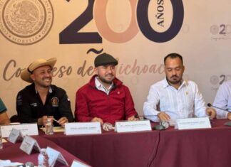 Proponen impuestos diferenciados para impulsar el mercado del mezcal en Michoacán