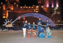 Disfrutan morelianas y morelianos encendido navideño y Pista de Hielo