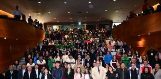 Reconoce Cecytem a más de 100 estudiantes destacados