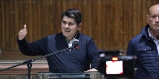 Firma Toño Ixtláhuac convenio de civilidad y transparencia en decisión comunitaria sobre Autogobiernos