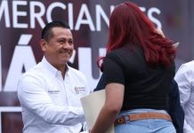 Gobierno de Michoacán entrega 2.4 mdp en apoyo a locatarios del Mercado Tariácuri