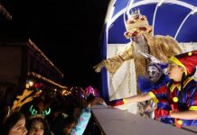 Pátzcuaro se llenó de magia con la cabalgata de los Reyes Magos