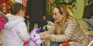 Reyes Magos llevan alegría a niñas y niños del DIF Michoacán