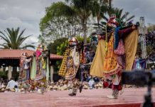 Danza de los kúrpites maravilla a turistas en Nuevo San Juan Parangaricutiro