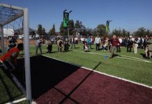 Fútbol para la paz; Bedolla inaugura cancha en Pátzcuaro