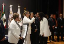 Entrega Yarabí Ávila la Medalla «Dr. Ignacio Chávez Sánchez»; reconocen excelencia de estudiantes de Posgrado