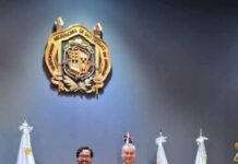 Reconoce UMSNH a docente del Cecytem con medalla al mérito universitario