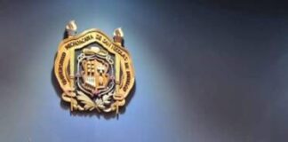 Reconoce UMSNH a docente del Cecytem con medalla al mérito universitario