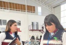 Jóvenes michoacanas se alistan para campeonato de robótica
