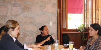 Reconoce Brissa Arroyo trayectoria de Yareni Pérez, galardonada con la presea “Mujer michoacana 2025”