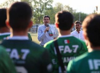 Alfonso Martínez reconoce a jóvenes morelianos campeones de Fútbol 7