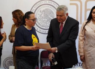 Recibe 76 Legislatura propuesta de iniciativa de manos de colectivo de periodistas