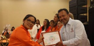 Julio Arreola reconoce el compromiso y entrega de las educadoras